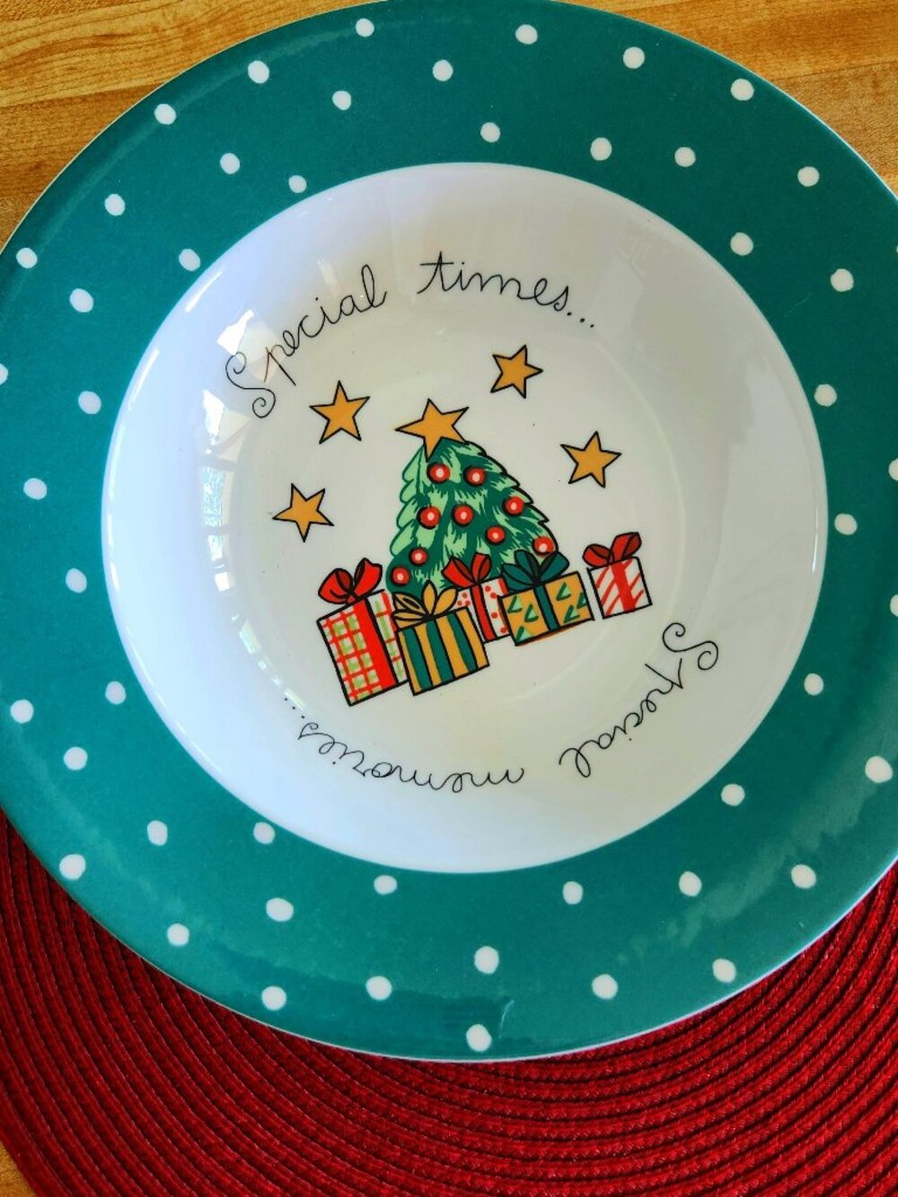 Mikasa Christmas Wish Round Vegetable Bowl Ultima+  HK713